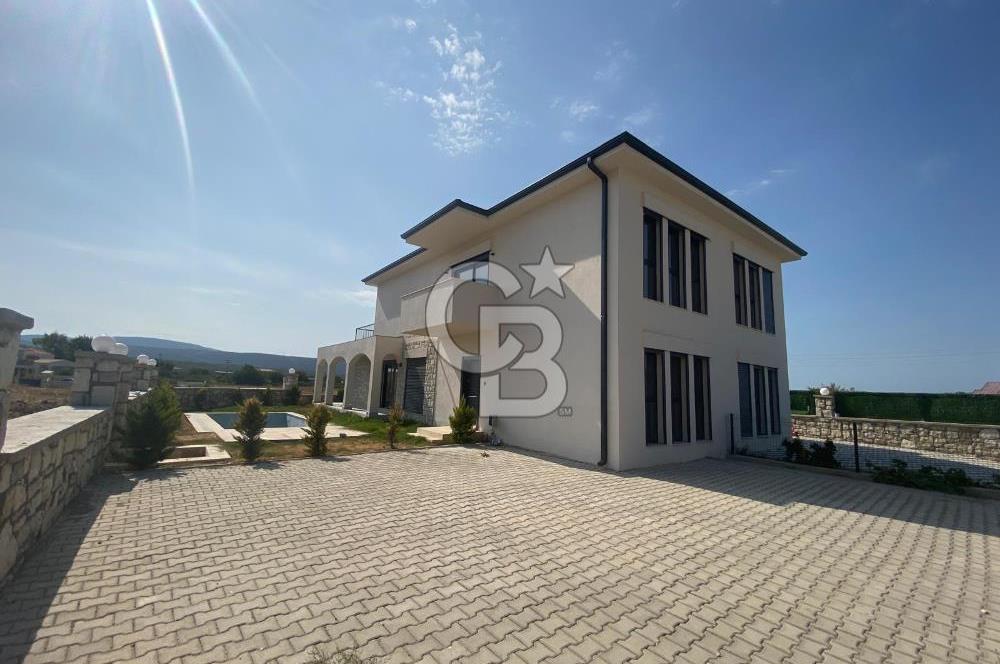 Urla Kuşçular'da Yüzme Havuzlu Villa