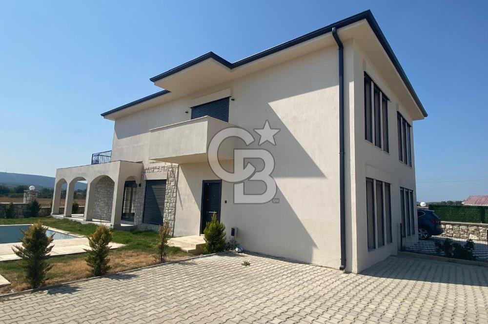 Urla Kuşçular'da Yüzme Havuzlu Villa