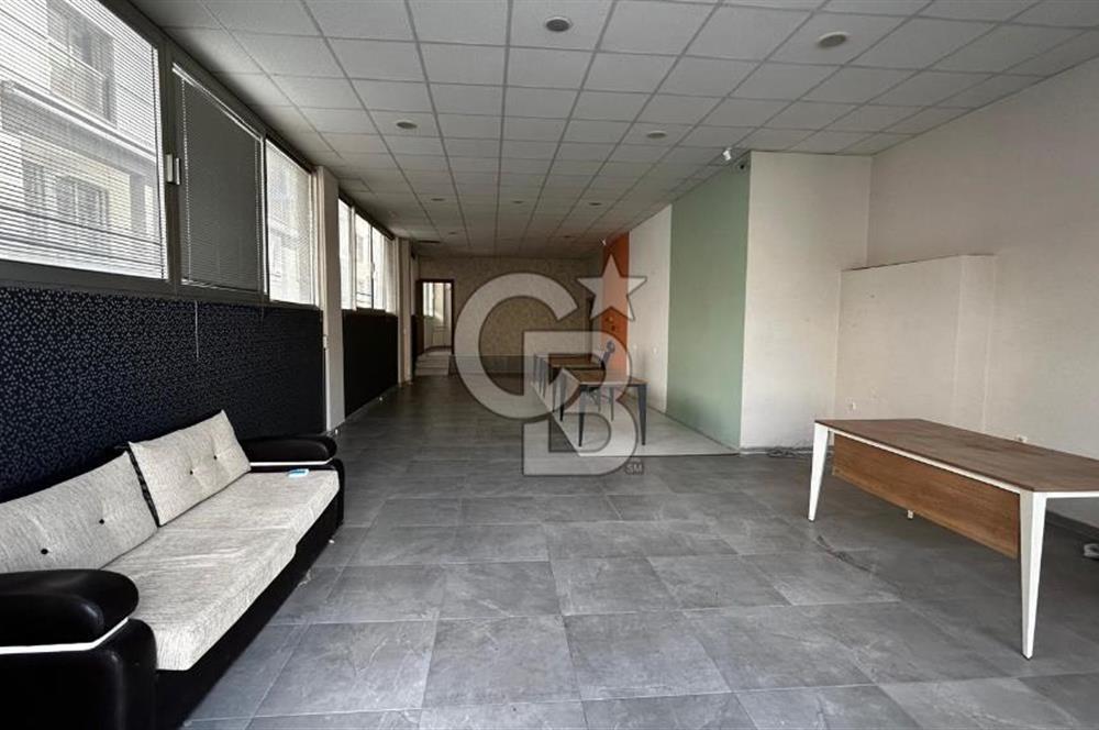 Karşıyaka Anadolu Caddesi Yakını 136 m2 Kiralık Dükkan