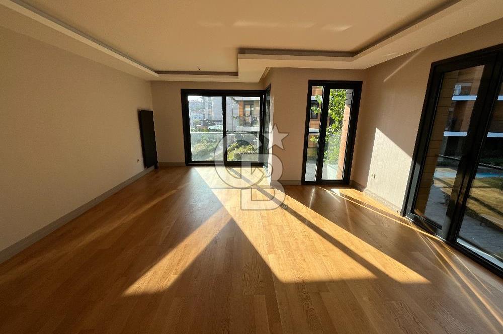 Acıbadem Koşuyolu Konaklarında Arakat Balkonlu Kiralık 3+1 Daire