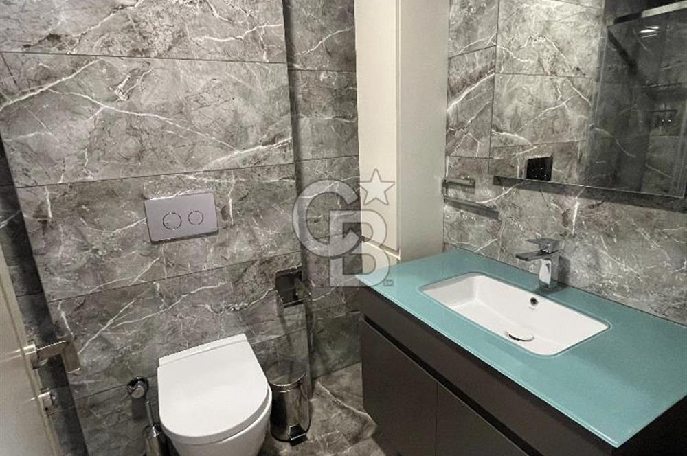 Acıbadem Koşuyolu Konaklarında Arakat Balkonlu Kiralık 3+1 Daire