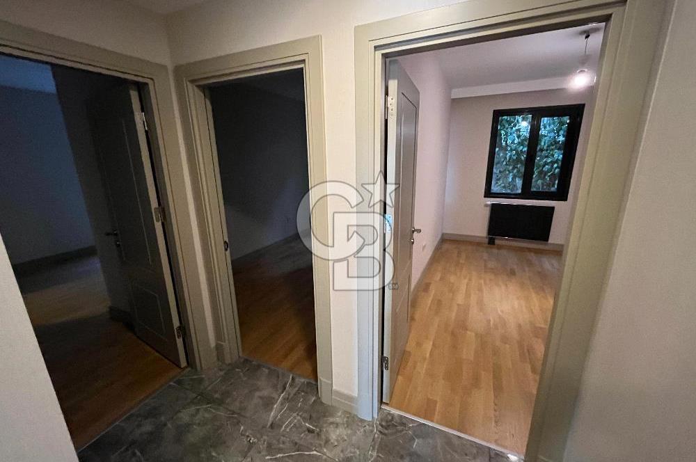 Acıbadem Koşuyolu Konaklarında Arakat Balkonlu Kiralık 3+1 Daire