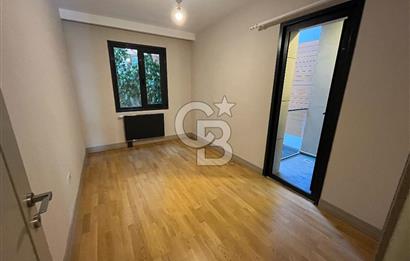 Acıbadem Koşuyolu Konaklarında Arakat Balkonlu Kiralık 3+1 Daire