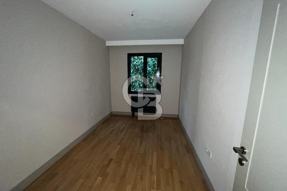 Acıbadem Koşuyolu Konaklarında Arakat Balkonlu Kiralık 3+1 Daire