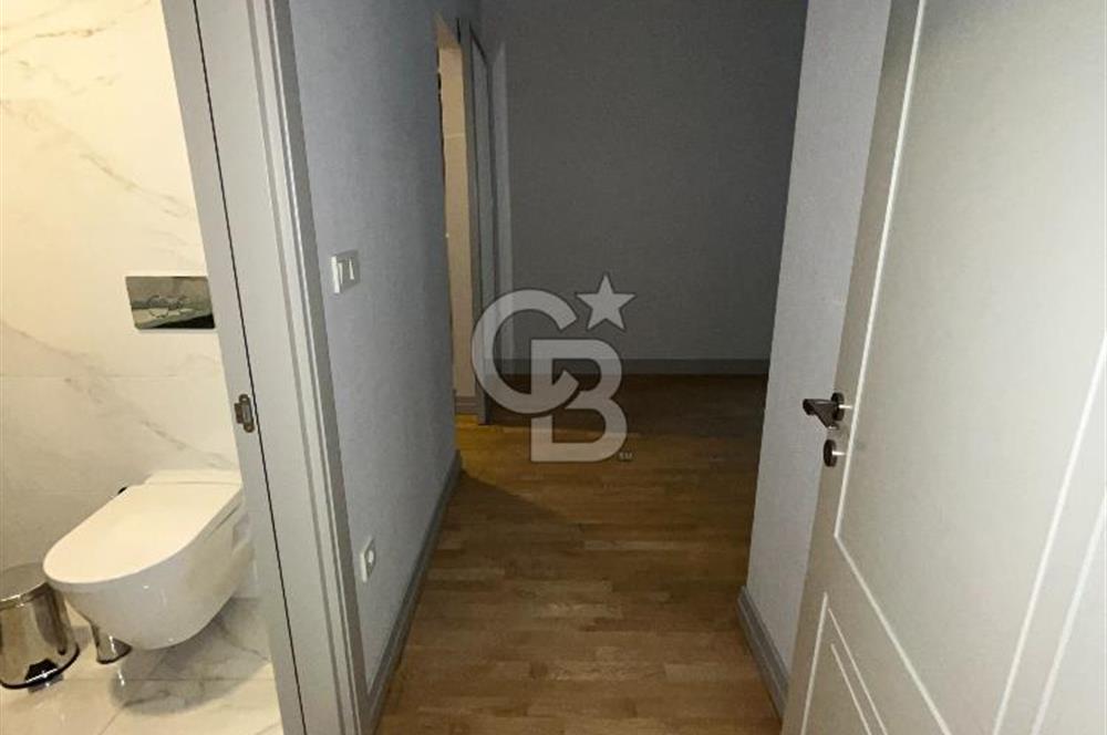 Acıbadem Koşuyolu Konaklarında Arakat Balkonlu Kiralık 3+1 Daire