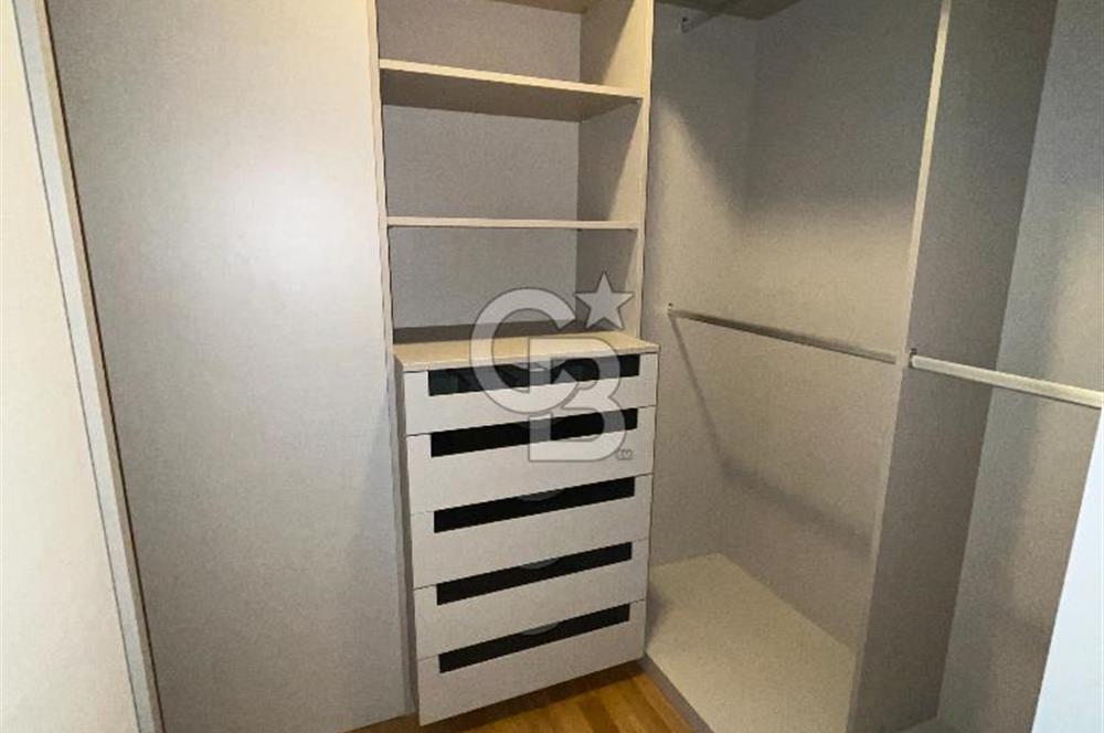 Acıbadem Koşuyolu Konaklarında Arakat Balkonlu Kiralık 3+1 Daire