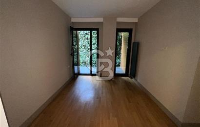 Acıbadem Koşuyolu Konaklarında Arakat Balkonlu Kiralık 3+1 Daire