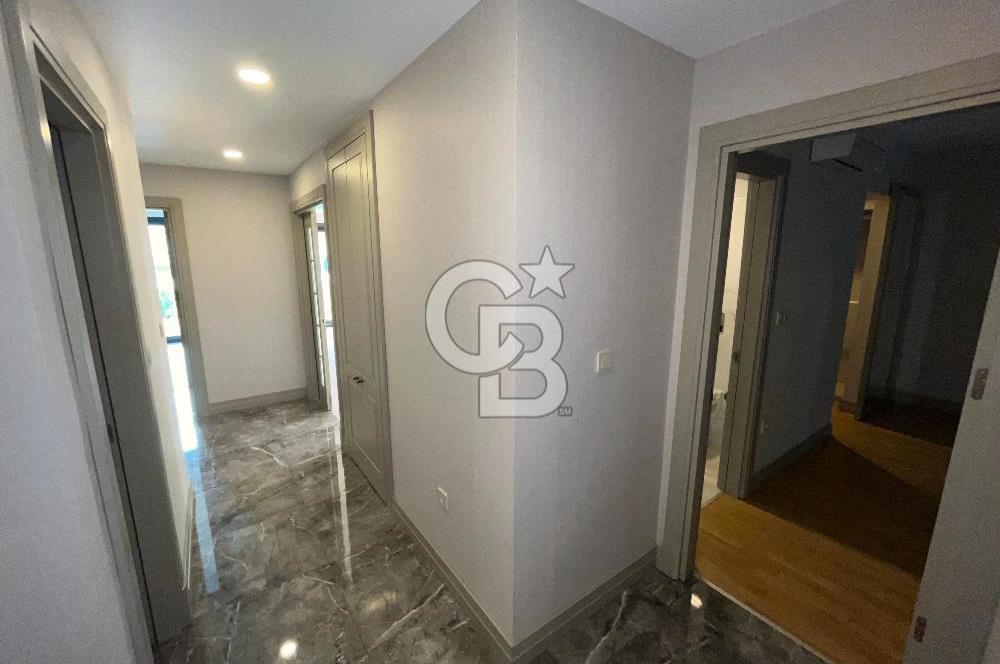 Acıbadem Koşuyolu Konaklarında Arakat Balkonlu Kiralık 3+1 Daire