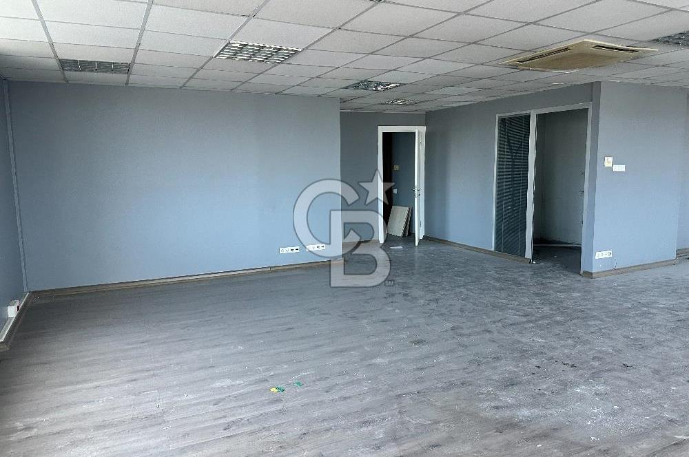 Kozyatağı E5 Üzeri Katta Tek Prestijli 300m2 Ofis Katı