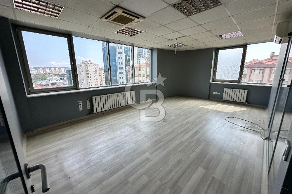 Kozyatağı E5 Üzeri Katta Tek Prestijli 300m2 Ofis Katı