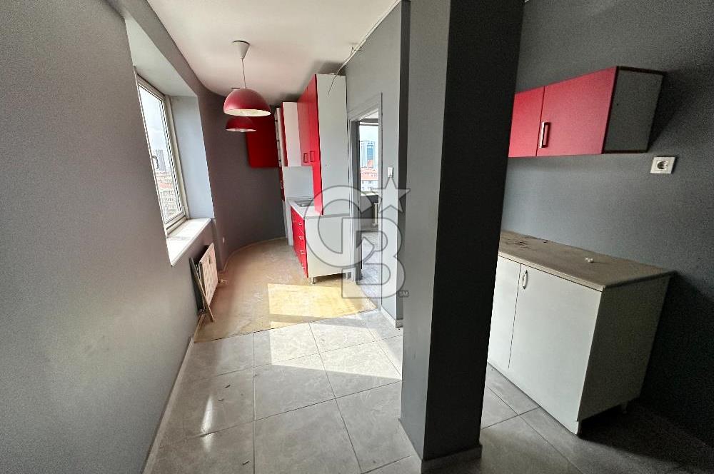 Kozyatağı E5 Üzeri Katta Tek Prestijli 300m2 Ofis Katı