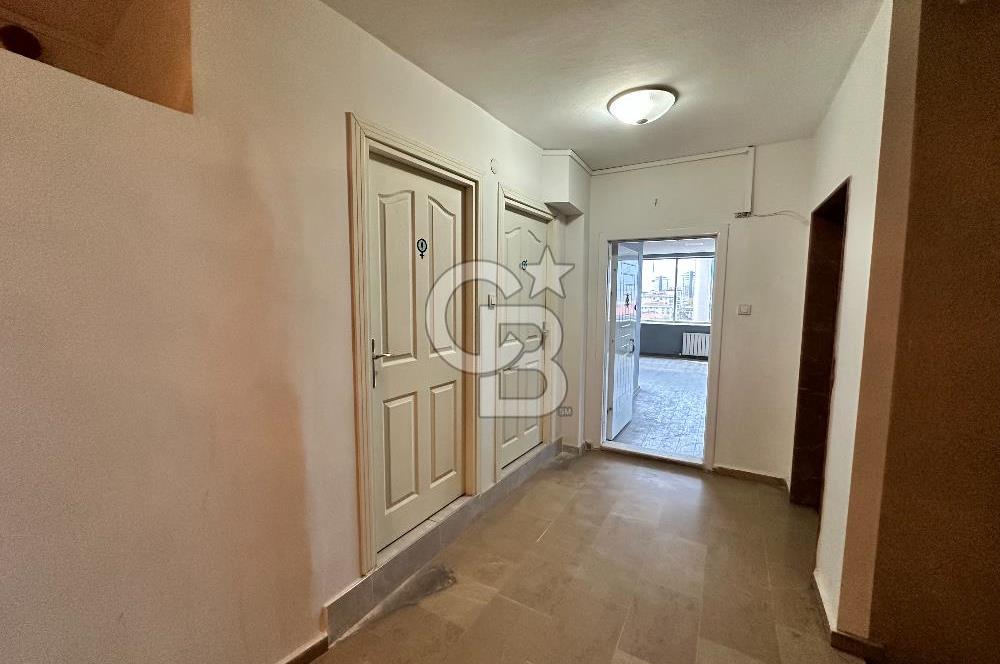 Kozyatağı E5 Üzeri Katta Tek Prestijli 300m2 Ofis Katı