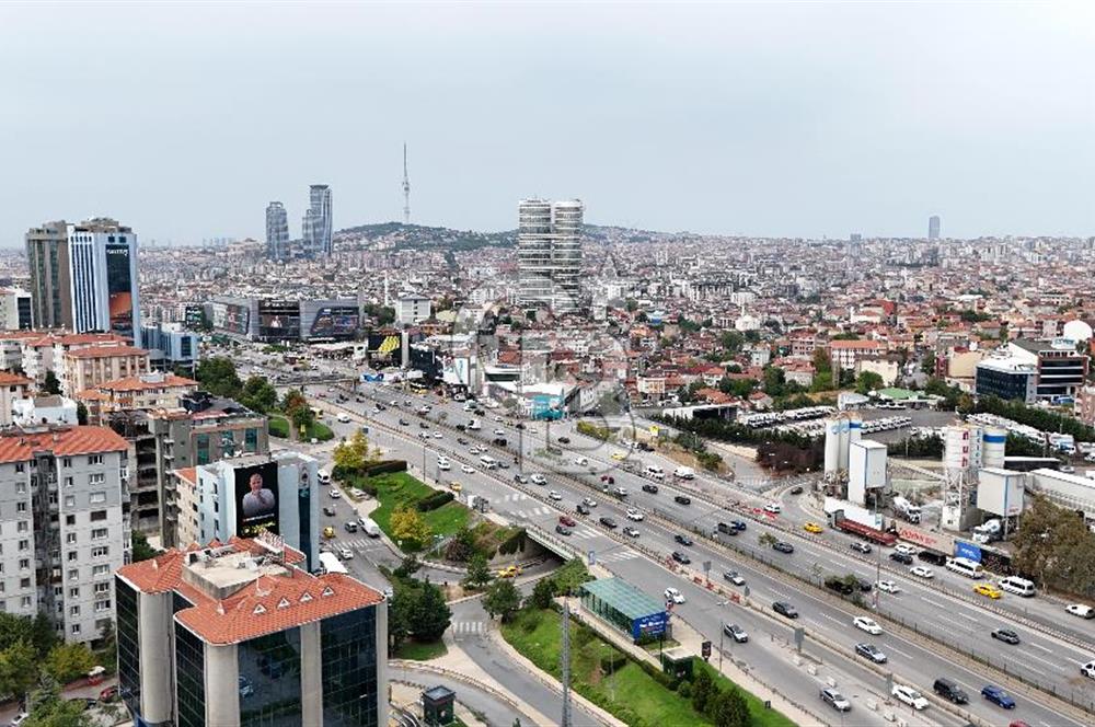 Kozyatağı E5 Üzeri Katta Tek Prestijli 300m2 Ofis Katı