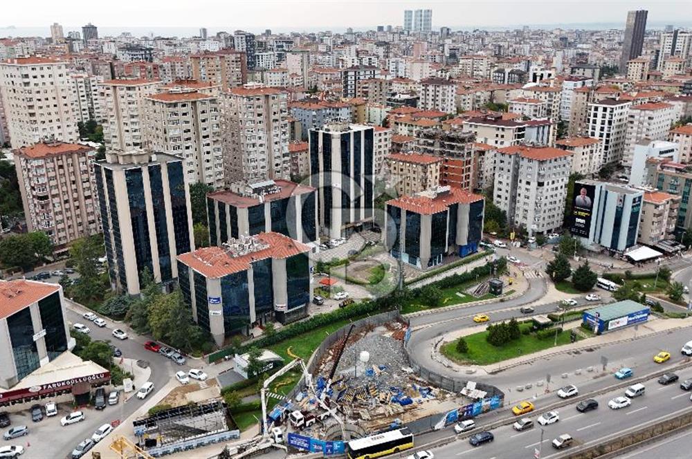 Kozyatağı E5 Üzeri Katta Tek Prestijli 300m2 Ofis Katı