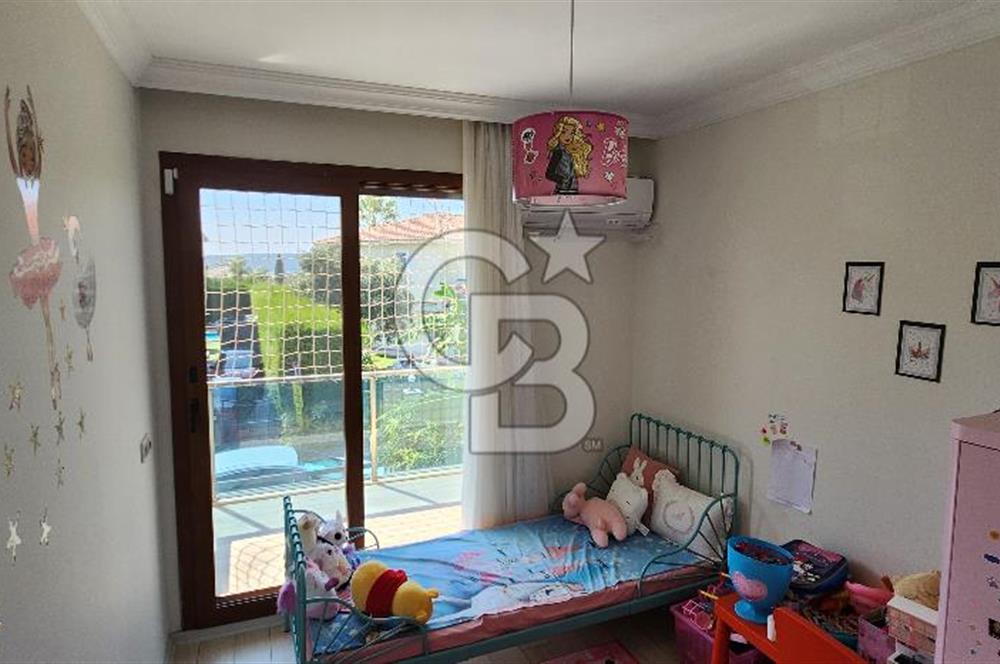 ÇEŞME REİSDERE DE SATILIK HAVUZLU 4+2 VİLLA