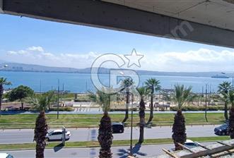 Karşıyaka;da Full deniz manzaralı satılık 3+1 daire