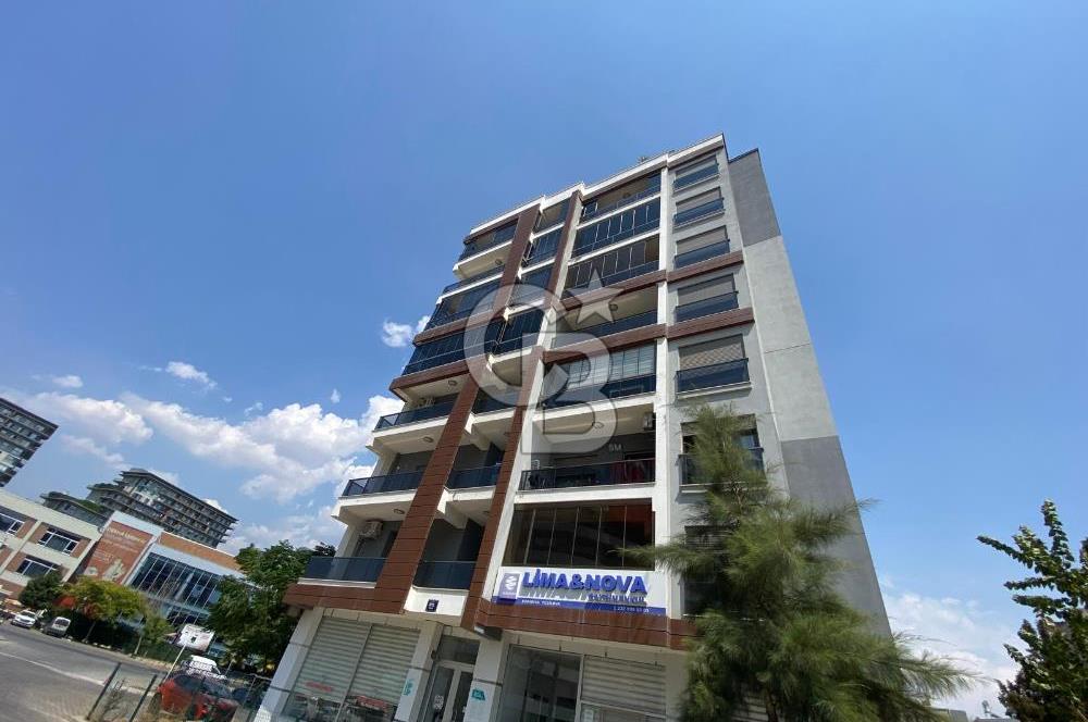 YEŞİLOVA MAHALLESİNDE FORUM BORNOVAYA ,3 DK MESAFEDE KİRALIK 2+1 DAİRE 