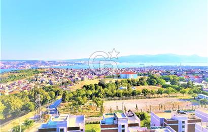 Bayraklı Yüzme Havuzlu Sitede Deniz Manzaralı 3+1 Satılık Daire