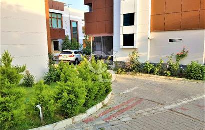 Bayraklı Yüzme Havuzlu Sitede Deniz Manzaralı 3+1 Satılık Daire