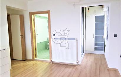 Bayraklı Yüzme Havuzlu Sitede Deniz Manzaralı 3+1 Satılık Daire