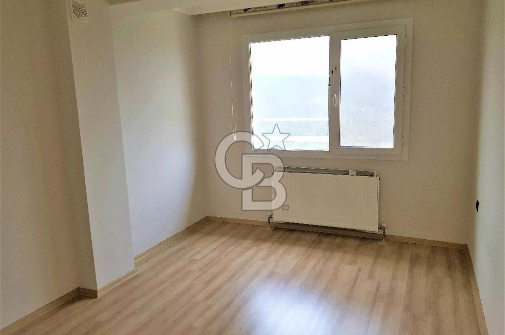 Bayraklı Yüzme Havuzlu Sitede Deniz Manzaralı 3+1 Satılık Daire