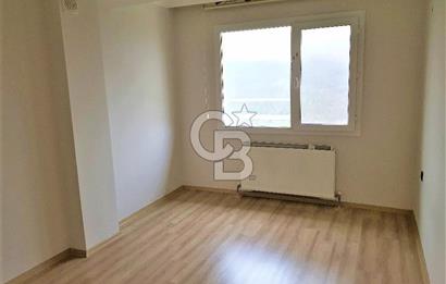 Bayraklı Yüzme Havuzlu Sitede Deniz Manzaralı 3+1 Satılık Daire