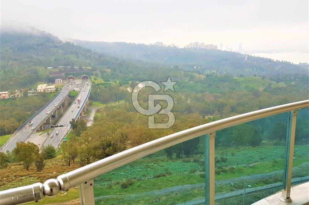 Bayraklı Yüzme Havuzlu Sitede Deniz Manzaralı 3+1 Satılık Daire