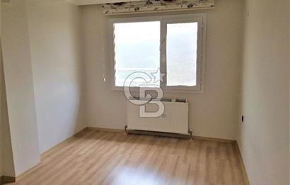 Bayraklı Yüzme Havuzlu Sitede Deniz Manzaralı 3+1 Satılık Daire