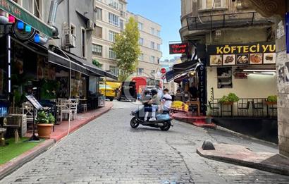 Taksim Dolapdere girişinde üzerinde Cafe, Pizza, Büfe'ye uygun