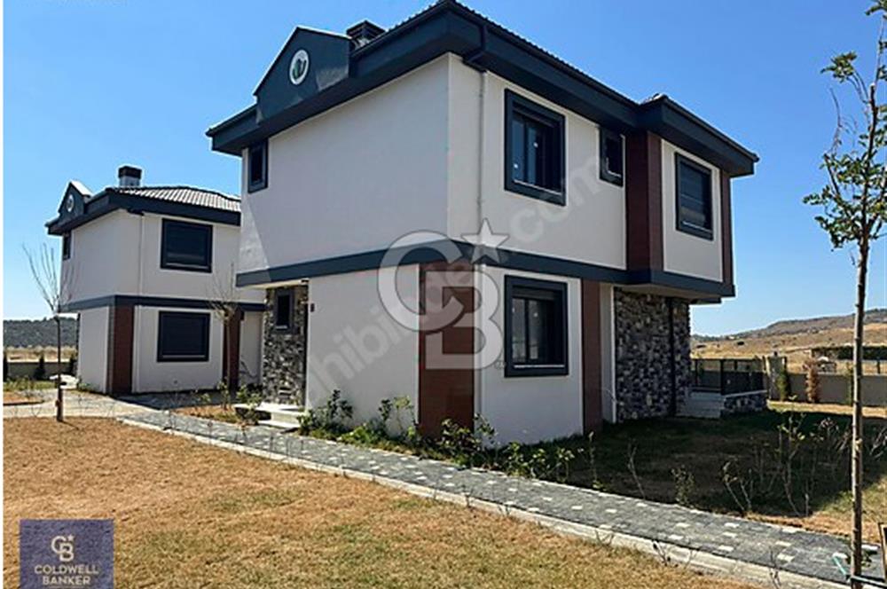 Bölgenin En Gözde Lokasyonu Eşsiz Kalitede Havuzlu Sitede Villa