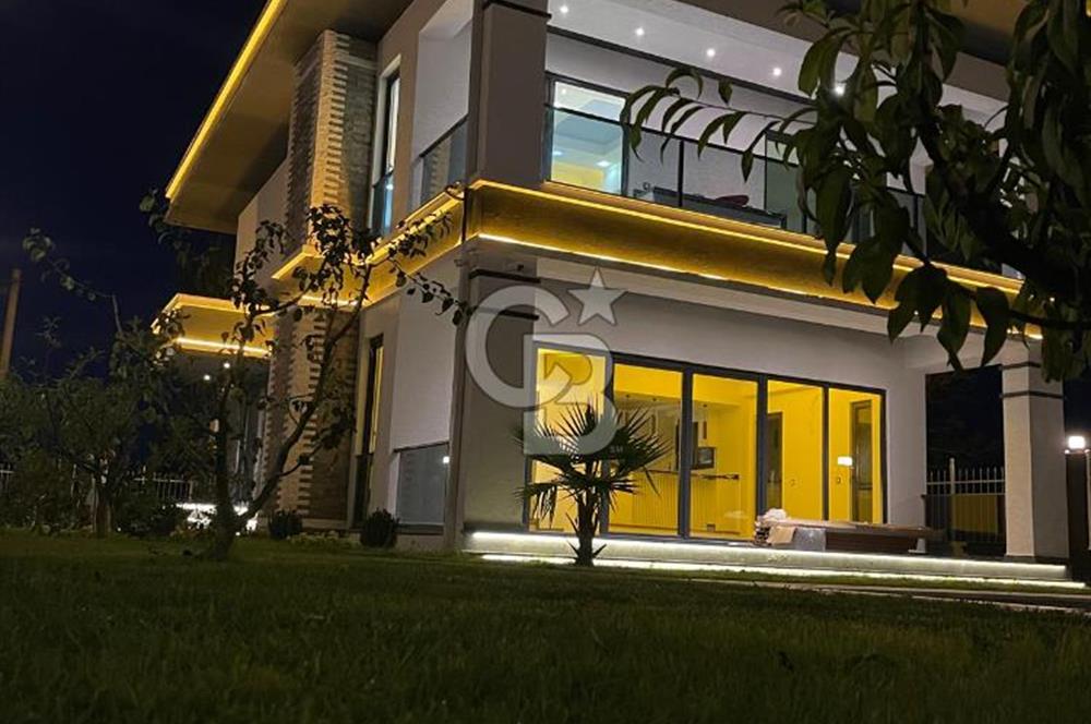 Kocaeli Kandıra'da Müstakil Havuzlu Satılık Villa