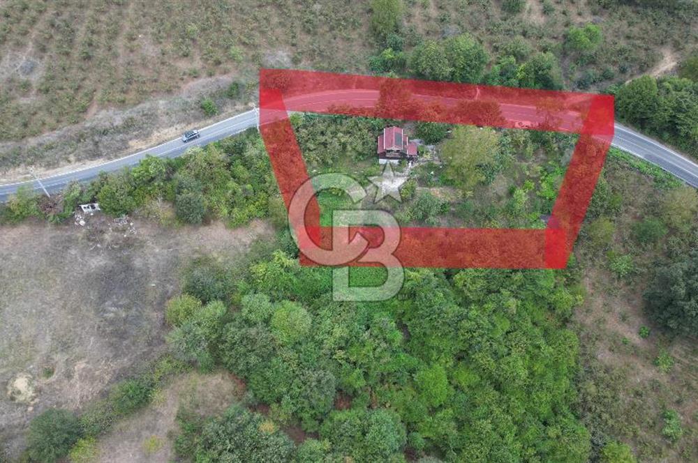 AKMEŞE'DE MANZARALI İÇİNDE BAĞ EVİ İLE BERABER 2.444 M2 ARAZİ