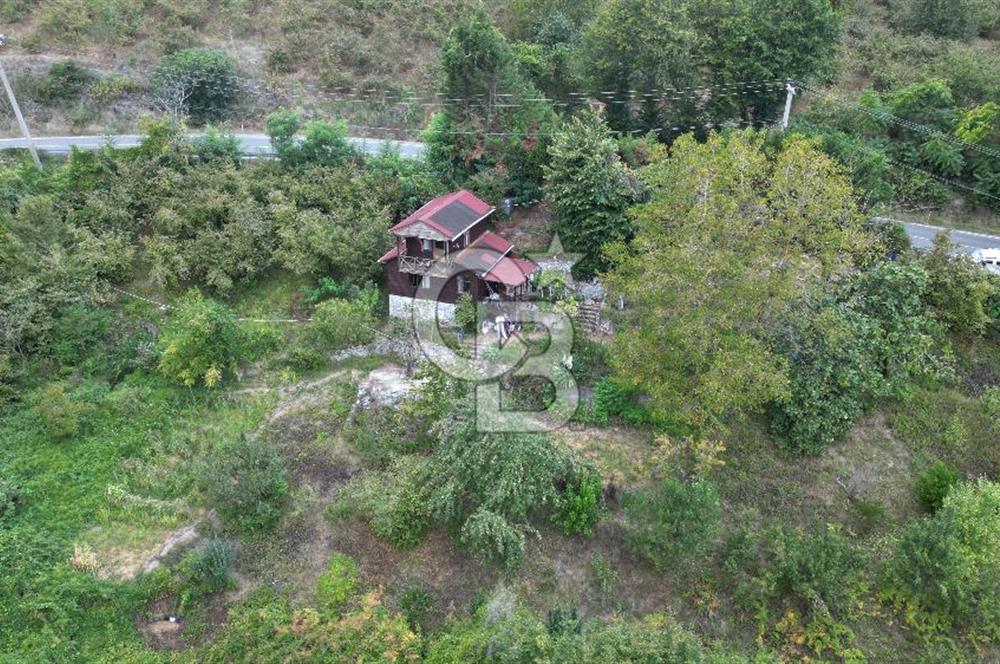 AKMEŞE'DE MANZARALI İÇİNDE BAĞ EVİ İLE BERABER 2.444 M2 ARAZİ