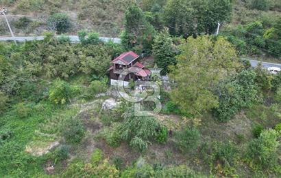 AKMEŞE'DE MANZARALI İÇİNDE BAĞ EVİ İLE BERABER 2.444 M2 ARAZİ