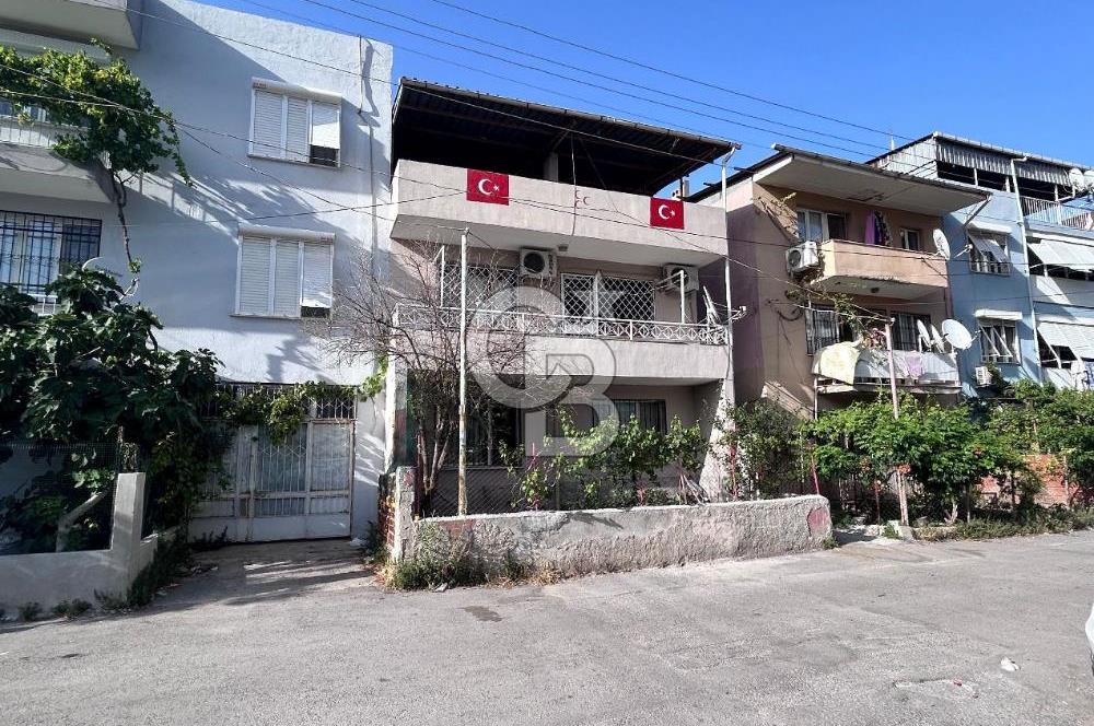 Çiğli Ataşehir'de 142 M2 Arsa İçerisinde Satılık 2 Adet Daire