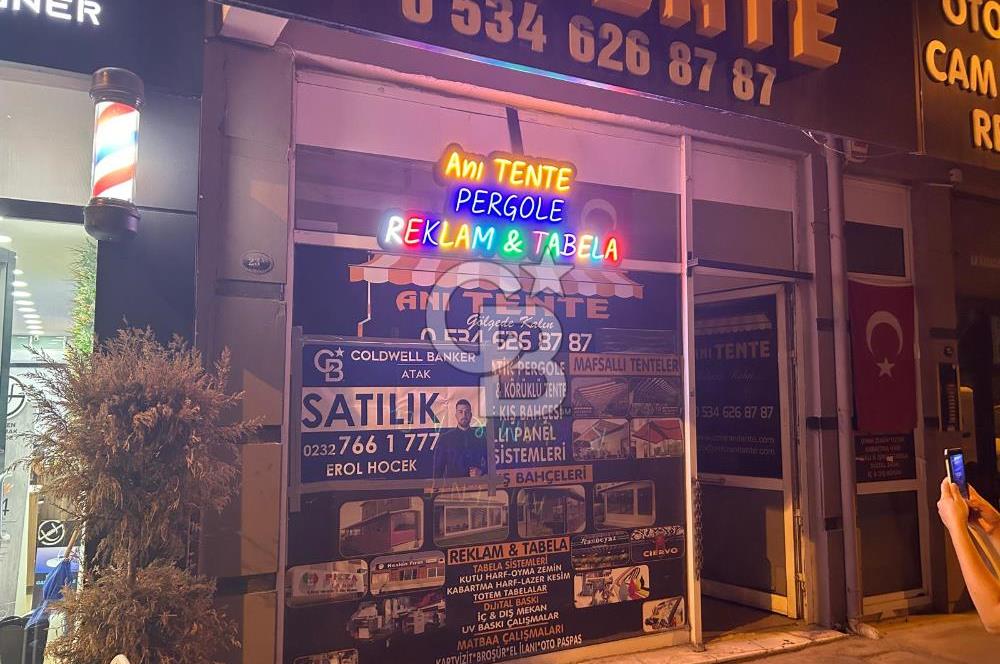 Commercial property for sale on a street in Eğitim Mahallesi, Balçova.