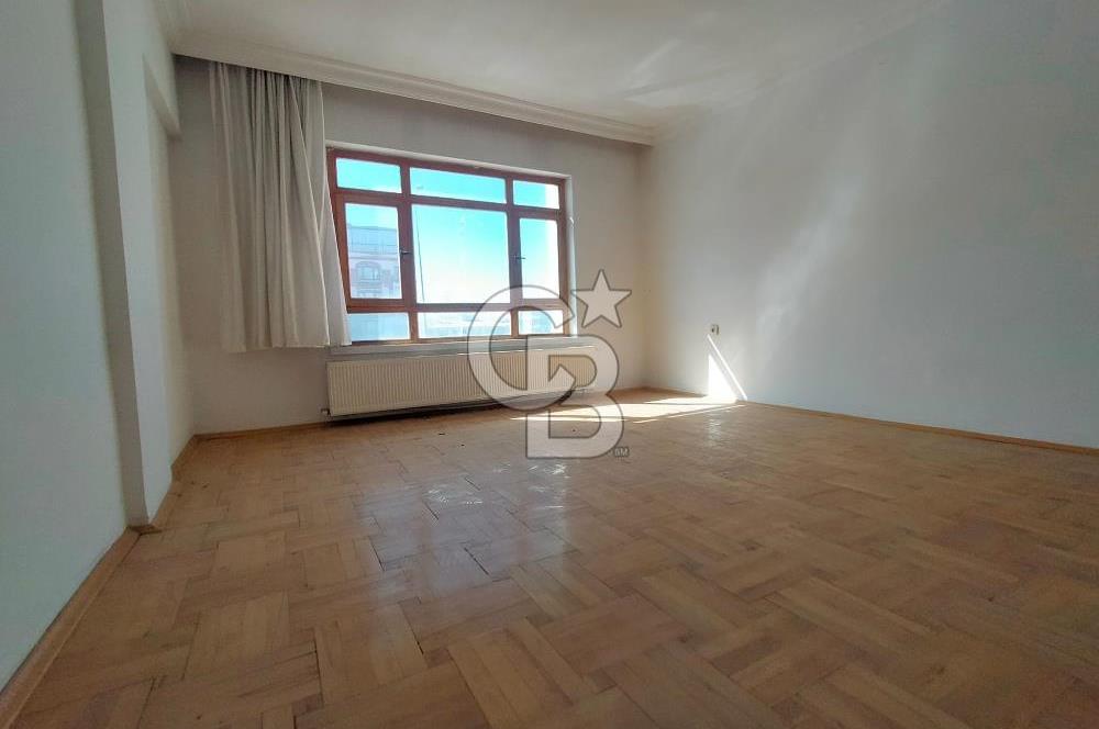 KARAPÜRÇEK CADDESİ ÜZERİNDE 3+1 SATILIK DAİRE