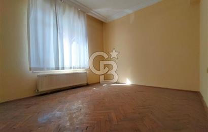 KARAPÜRÇEK CADDESİ ÜZERİNDE 3+1 SATILIK DAİRE