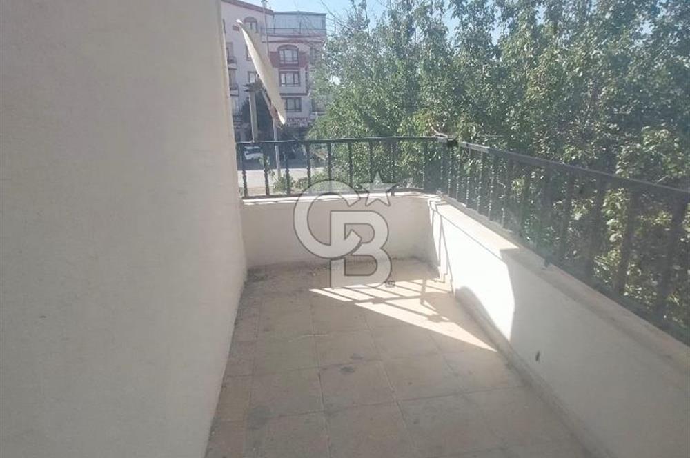 KARAPÜRÇEK CADDESİ ÜZERİNDE 3+1 SATILIK DAİRE