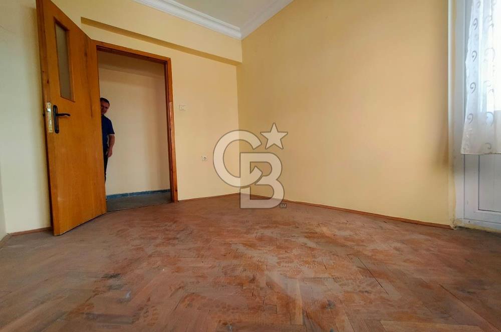 KARAPÜRÇEK CADDESİ ÜZERİNDE 3+1 SATILIK DAİRE