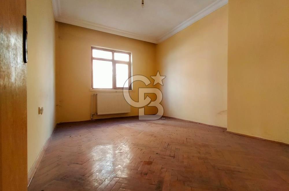 KARAPÜRÇEK CADDESİ ÜZERİNDE 3+1 SATILIK DAİRE