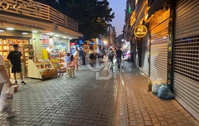 Karşıyaka Çarşı'da Melek Pasajında İki Katlı Satılık Dükkan