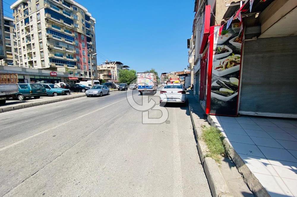 BORNOVA YEŞİLOVA CADDE ÜZERİNDE SATILIK DÜKKAN