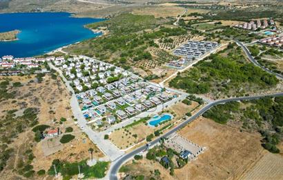 Çeşme Ildır Plajlı Havuzlu Eşyalı 3+1 350M2 Dubleks Villa