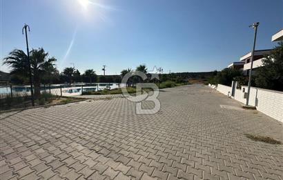 Çeşme Ildır Plajlı Havuzlu Eşyalı 3+1 350M2 Dubleks Villa