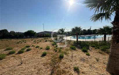 Çeşme Ildır Plajlı Havuzlu Eşyalı 3+1 350M2 Dubleks Villa