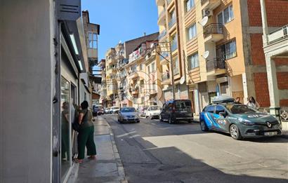 İzmir Konak'ta Deniz Manzaralı Komple Satılık Bina