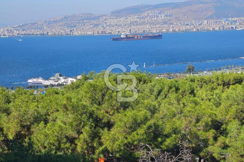 İzmir Konak'ta Deniz Manzaralı Komple Satılık Bina