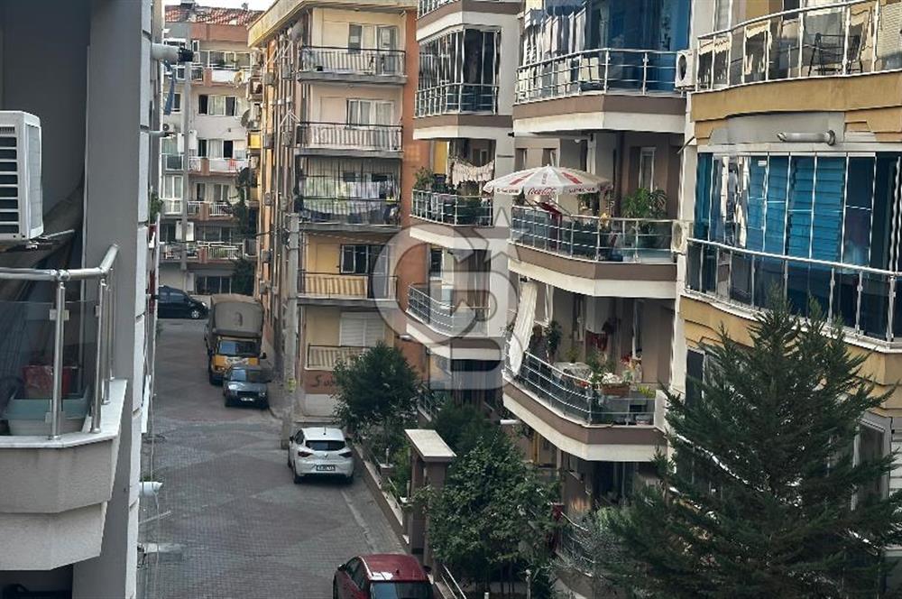 İzmir Karşıyaka Yalı Mahallesinde Satılık 3+1 Daire