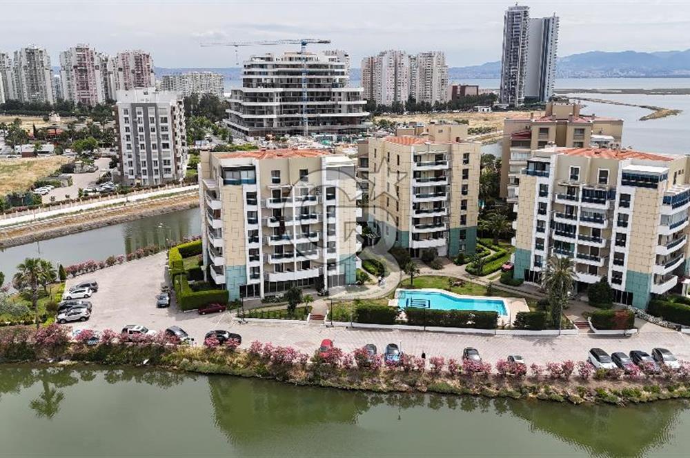 İzmir Mavişehir MAVİADA Sitesinde Kiralık 5+1 Bahçe Dubleksi